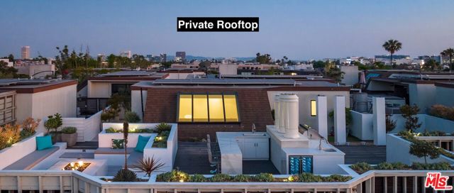 851 N Kings Road, West Hollywood CA: https://media.crmls.org/mediaz/95a35b8b-d9ad-43f4-931e-4909d9aa5664.jpg