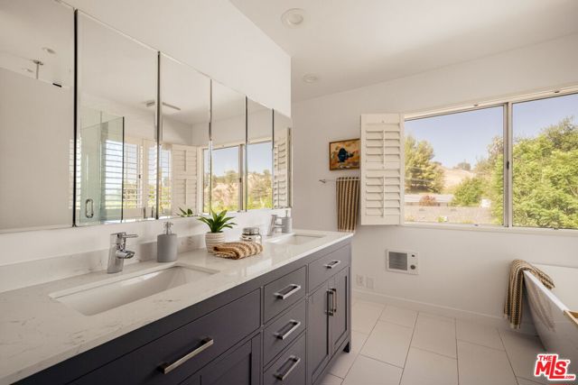 4 Bed Home for Sale in Los Angeles, California