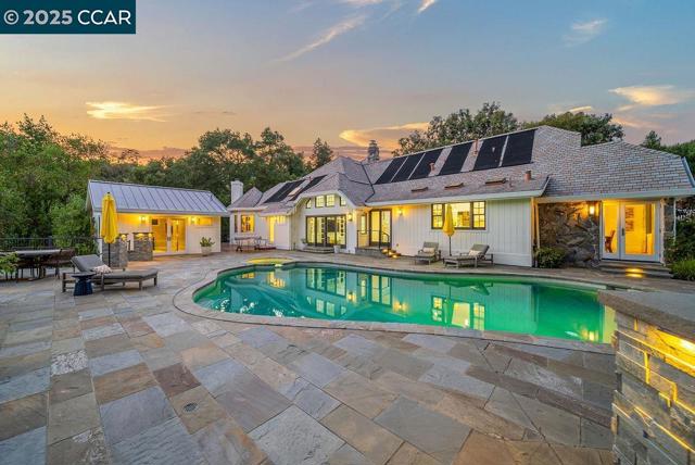 33 Los Arabis Circle, Lafayette CA: https://media.crmls.org/mediaz/95a42169-5aed-4701-95fe-0c3efd78d989.jpg