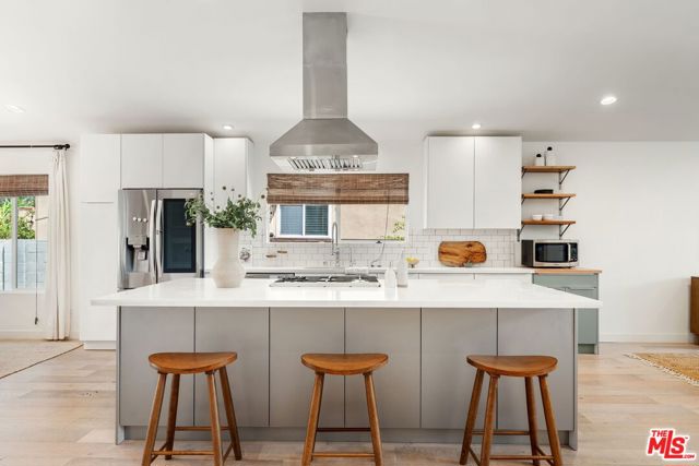 5627 Lemp Avenue, North Hollywood CA: https://media.crmls.org/mediaz/95a4d39a-4d35-4342-a615-7ee37fc5d72a.jpg