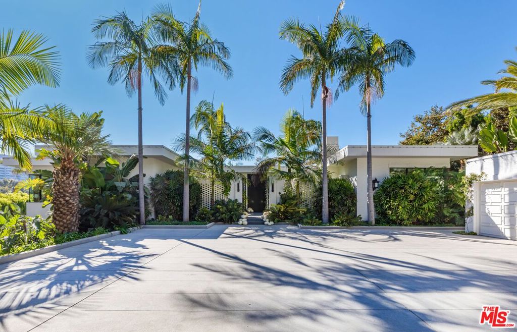 660 Club View Drive — Mid Century Modern