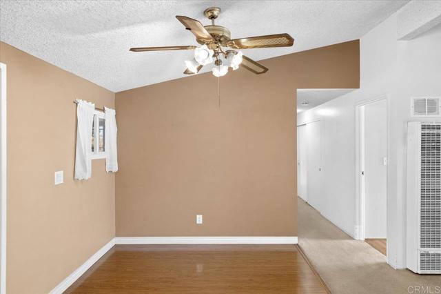 Detail Gallery Image 13 of 31 For 2735 Mission Village Dr, San Diego,  CA 92123 - 4 Beds | 2 Baths