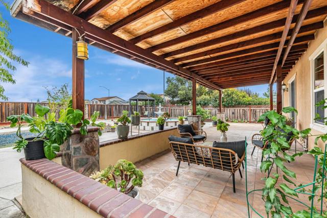 9632 Cherrywood Court, Gilroy CA: https://media.crmls.org/mediaz/95a78bb0-cd82-4145-a9ae-e68bc1fa2a25.jpg