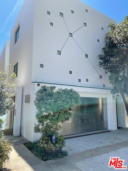 Drew Fenton | 19222 Pacific Coast Highway Malibu CA | MLS: 7417094