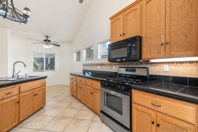 13222 Whitewater Dr, Poway CA: https://media.crmls.org/mediaz/95a81af7-0eb6-432b-bccb-29eb1f7ee9ce.jpg