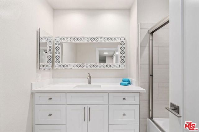 1931 Paseo Raqueta, Palm Springs CA: https://media.crmls.org/mediaz/95a9e6bd-9e1f-450b-becb-757baf721391.jpg
