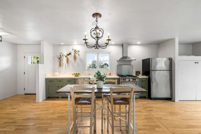 2074 Marsala Circle, Monterey CA: https://media.crmls.org/mediaz/95aa3a05-2077-49d1-adbf-647f3860341d.jpg