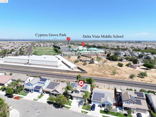4746 Mammouth Lane, Oakley CA: https://media.crmls.org/mediaz/95aa8101-0c91-44b2-b761-c57b40f062fb.jpg