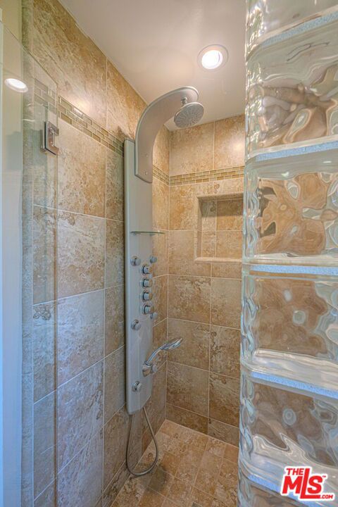 3926 Corte Cancion, Thousand Oaks CA: https://media.crmls.org/mediaz/95ab0e4c-8823-4940-9725-fc5c8384eed9.jpg