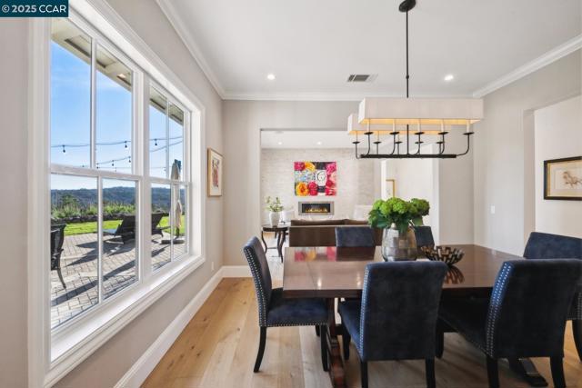 1204 Glen Rd, Lafayette CA: https://media.crmls.org/mediaz/95ab6ba5-d0b3-43d8-a639-8e294ecc8edf.jpg