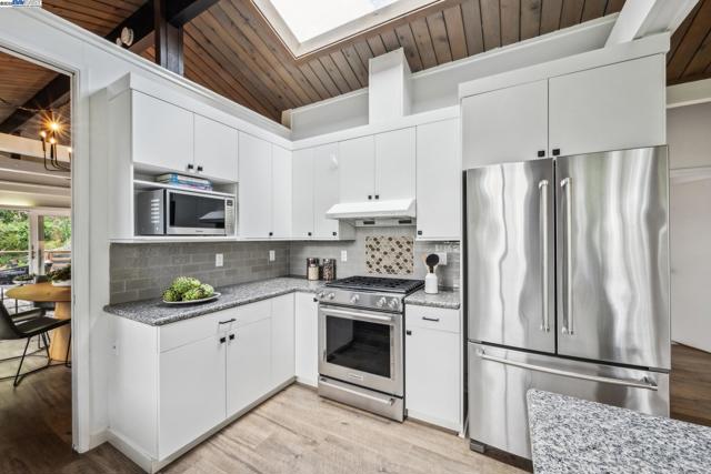 589 TAHOS ROAD, Orinda CA: https://media.crmls.org/mediaz/95ab8660-2b0d-4ad7-a7b0-908749c7c1ba.jpg