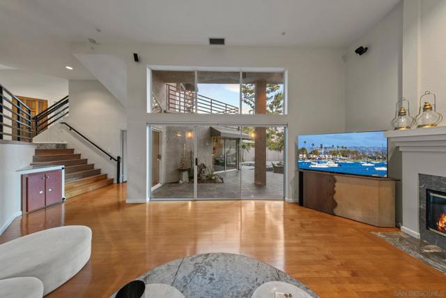 10164 Vivera Dr, La Mesa CA: https://media.crmls.org/mediaz/95ac6d53-46e0-4d8c-97d4-9763929b50b8.jpg