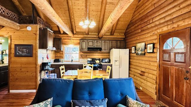 53341 Sherman Drive, Idyllwild CA: https://media.crmls.org/mediaz/95ac9255-f901-45cb-b428-34ad3c720f0b.jpg
