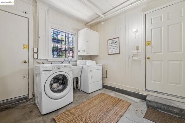 749 Mckinley Ave, Oakland CA: https://media.crmls.org/mediaz/95ac955f-6069-41bf-9790-ee372444d27b.jpg