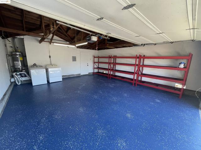 1660 Jenkinson Drive, Concord CA: https://media.crmls.org/mediaz/95ac9d79-b0c4-4889-8b93-176158ec7759.jpg