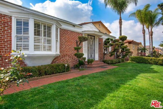 3408 W Martin Luther King Jr Boulevard, Los Angeles CA: https://media.crmls.org/mediaz/95ad1ca4-36b2-4f1c-a8bb-be323a3dc619.jpg