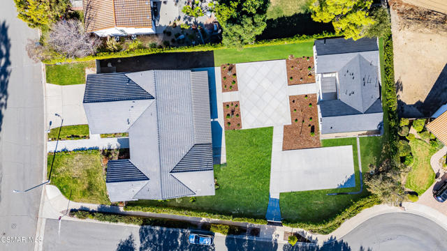 568 Bristol Avenue, Simi Valley CA: https://media.crmls.org/mediaz/95ad6e98-ca03-4754-a62a-7477979bd365.jpg
