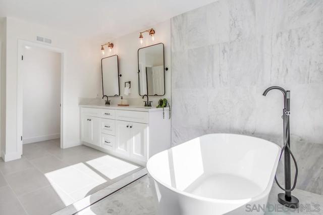 3302 Vista Rocosa, Escondido CA: https://media.crmls.org/mediaz/95ad711c-7827-469a-b2fc-928e173528c9.jpg