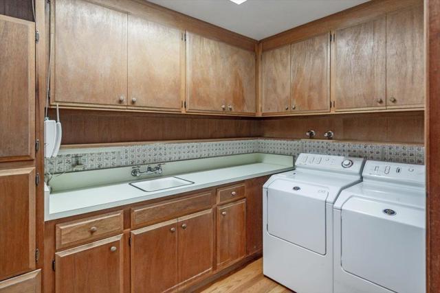 60 View Street, Los Altos CA: https://media.crmls.org/mediaz/95ad9b8b-2885-45b2-9e46-6f7c17fbe25d.jpg