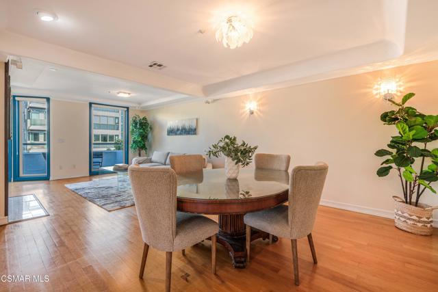 1645 Malcolm Avenue, Los Angeles CA: https://media.crmls.org/mediaz/95adcce5-8dff-4ab5-93f4-c7671e8c3ff5.jpg