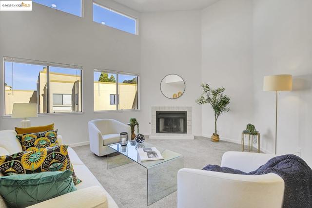 Image 16 of 45 For 545 Pierce St  2410