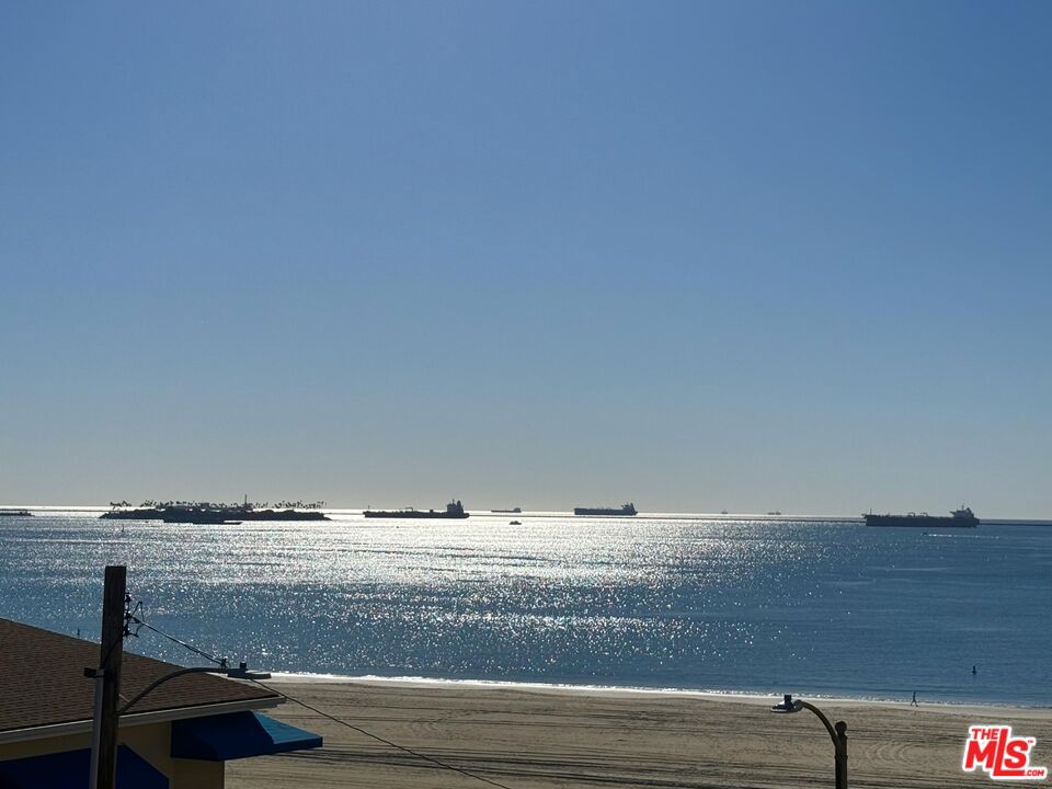 https://media.crmls.org/mediaz/95ae1123-532d-4d98-a8aa-a5cc8cdf4ada.jpg?preset=X-Large