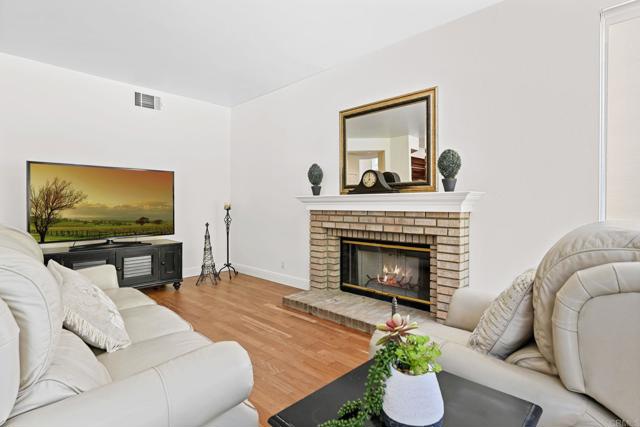 6990 Blue Orchid Lane, Carlsbad CA: https://media.crmls.org/mediaz/95af4782-e06e-4b0a-98b6-77cf2a10e4c1.jpg