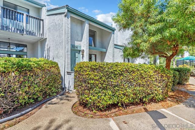 3238 Via Alicante, La Jolla CA: https://media.crmls.org/mediaz/95b0085f-e596-45eb-920f-2848161d4ee4.jpg