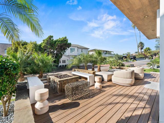 8477 El Paseo Grande, La Jolla CA: https://media.crmls.org/mediaz/95b040f8-9a54-4989-9acc-f7903cdfaa27.jpg