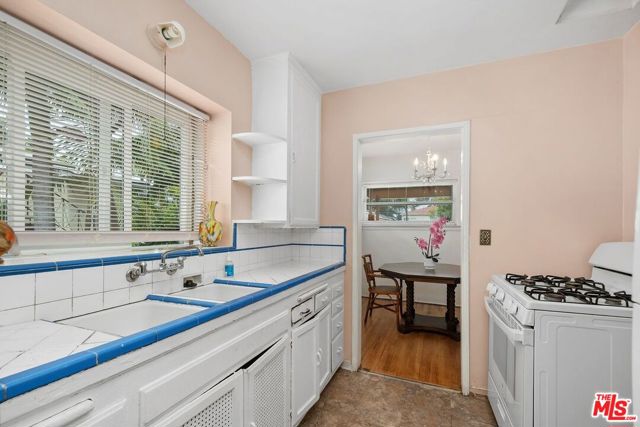 6022 Dauphin Street, Los Angeles CA: https://media.crmls.org/mediaz/95b04e07-6d73-4e78-af0c-ca1bfc128ff6.jpg