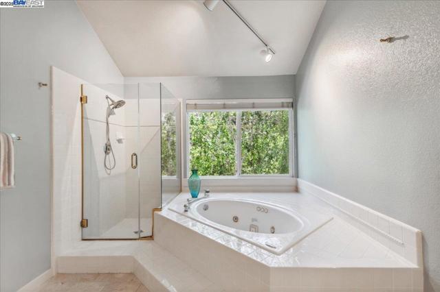 3761 SMALLWOOD COURT, Pleasanton CA: https://media.crmls.org/mediaz/95b09628-3e81-47d2-bef5-ee65b5646074.jpg
