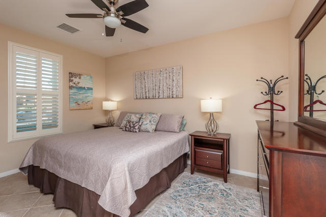 81945 Golden Star Way, La Quinta CA: https://media.crmls.org/mediaz/95b1744d-2b3c-4e83-aeb1-c850e386fec1.jpg