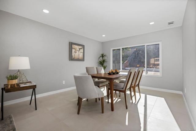 Detail Gallery Image 12 of 71 For 2755 Victoria Ave, Carlsbad,  CA 92010 - 4 Beds | 2/1 Baths