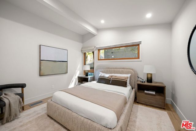 8811 Wonderland Avenue, Los Angeles CA: https://media.crmls.org/mediaz/95b1e74c-04b0-49b7-8a63-314e98767d62.jpg
