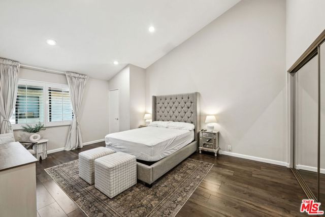 13412 Burbank Boulevard, Sherman Oaks CA: https://media.crmls.org/mediaz/95b29fa0-fc2b-42da-9fb9-e2804a9b95a5.jpg