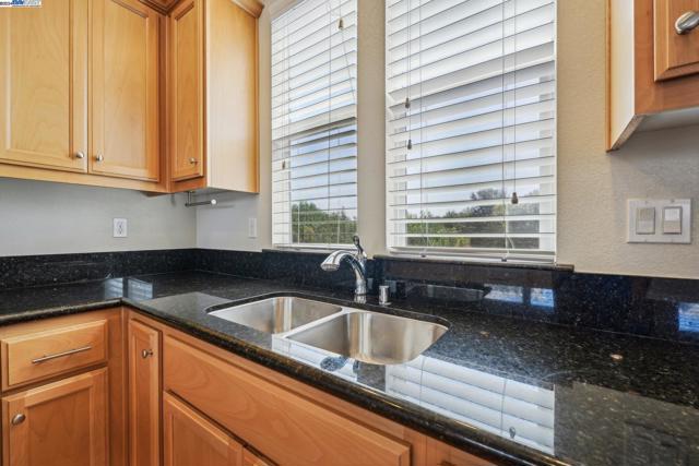 Image 20 of 45 For 23320 Wilmot Cir