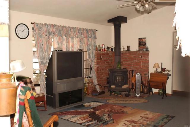 Detail Gallery Image 5 of 34 For 13853 Charlann Rd., Valley Center,  CA 92082 - 3 Beds | 1 Baths