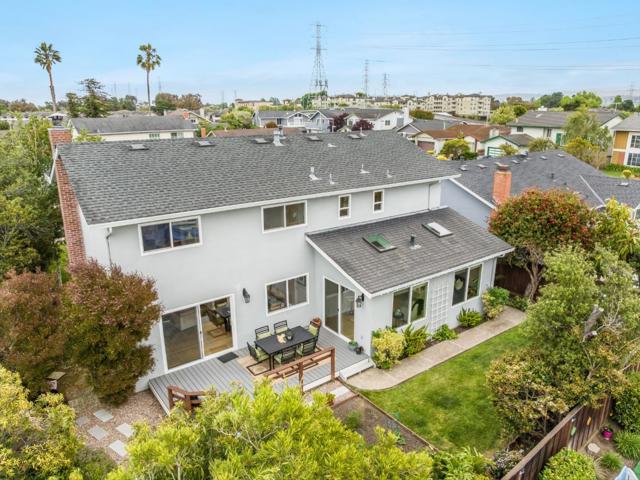 942 Constitution Drive, Foster City CA: https://media.crmls.org/mediaz/95b364fa-bba1-47af-8b4d-f9433e09b393.jpg