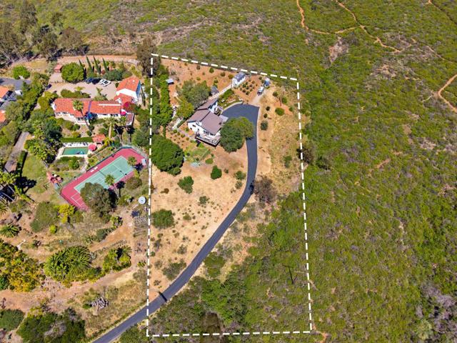 20790 Fortuna Del Norte, Escondido CA: https://media.crmls.org/mediaz/95b38451-e3a2-4399-9a12-455bcf265dee.jpg