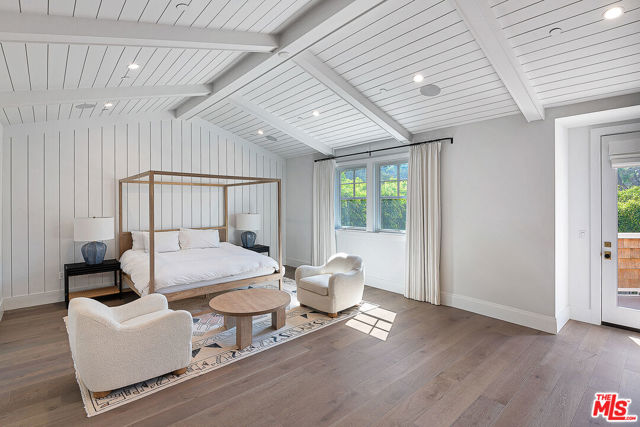 4117 Dixie Canyon Avenue, Sherman Oaks CA: https://media.crmls.org/mediaz/95b3da3d-a836-4385-bb78-6e401f26ceb3.jpg