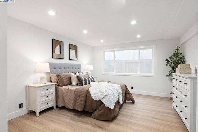 3270 Santa Sophia Way, Union City CA: https://media.crmls.org/mediaz/95b3f29b-1e98-49f7-b82d-a280805ce822.jpg