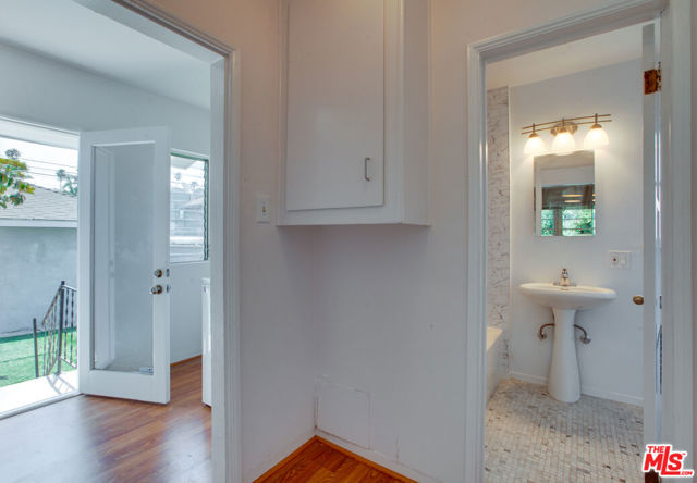 848 MARCO Place, Venice CA: https://media.crmls.org/mediaz/95b43bf0-55af-4dad-8753-245c4751a468.jpg