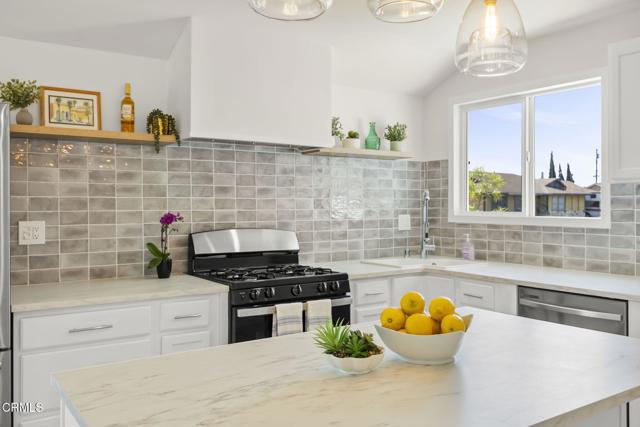 Detail Gallery Image 10 of 27 For 1711 Rialto St, Oxnard,  CA 93035 - 3 Beds | 2 Baths