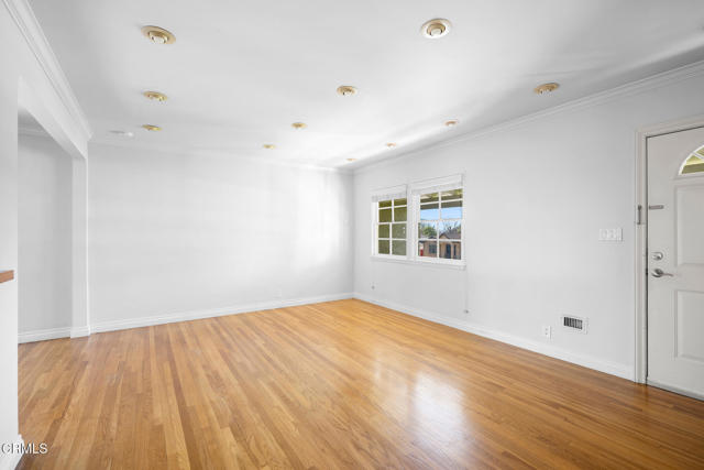 Detail Gallery Image 9 of 56 For 2444 N Parish Pl, Burbank,  CA 91504 - 3 Beds | 1 Baths