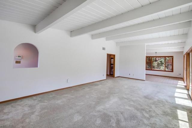 6032 Adobe Falls Rd, San Diego CA: https://media.crmls.org/mediaz/95b6ed4b-8cd1-47ed-807b-347cdb1fce80.jpg