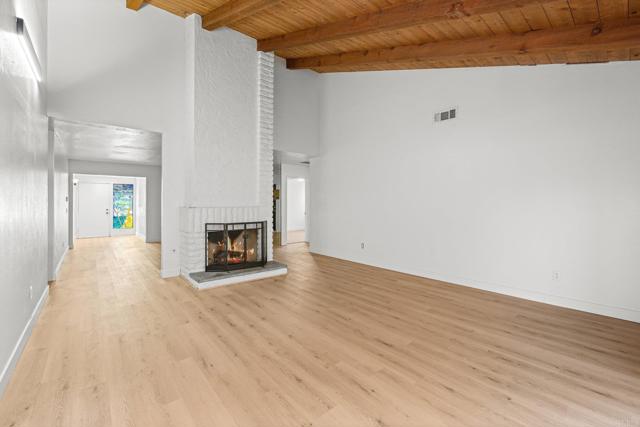 Image 18 of 23 For 1376 Ivy Street