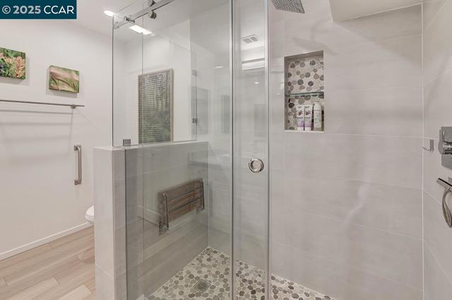 3128 Tice Creek Dr, Walnut Creek CA: https://media.crmls.org/mediaz/95b80504-8c1c-45d7-9c81-30809b20f69b.jpg