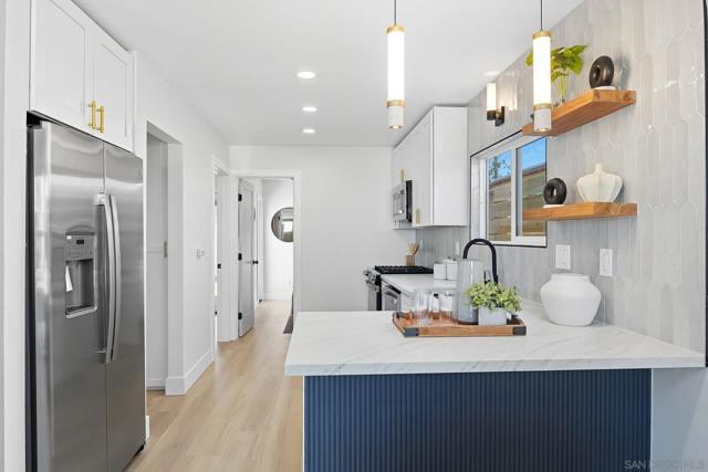 Image 5 of 16 For 3621 Collier Ave.