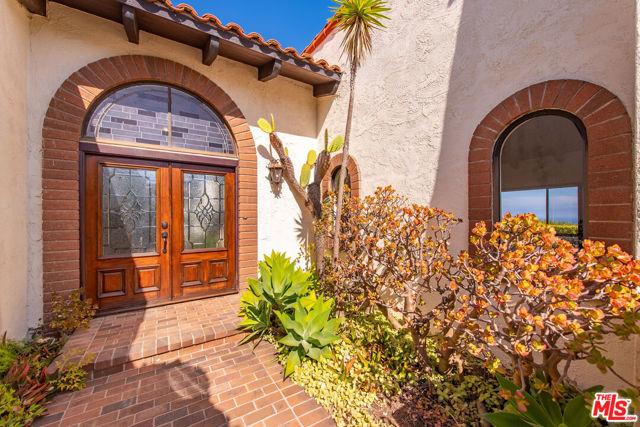 Drew Fenton | 3636 Malibu Country Drive Malibu CA | MLS: 7494351 Drew Fenton | 3636 Malibu Country Drive Malibu CA | MLS: 7494351