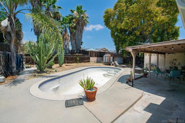 9530 Galston Drive, Santee CA: https://media.crmls.org/mediaz/95ba3c8d-c5d0-49c3-aa3e-6adbfcd01c9a.jpg